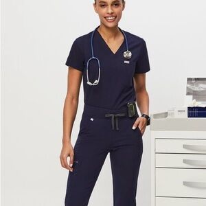 FIGS Catarina 1-pocket scrub top